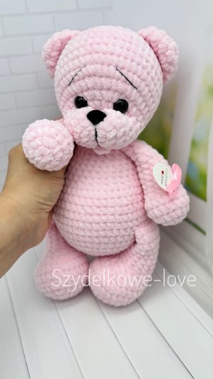 SZYDEŁKOWE LOVE maskotki premium Ręcznie robione pluszaki maskotki na szydełku premium handmade mascots Szydełkowe Love to zabawki maskotki z hipoalergicznej włóczki To w 100 rękodzieło