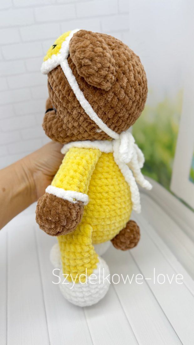 SZYDEŁKOWE LOVE maskotki premium Miś w bucikach wykonany szydełkiem SZYDEŁKOWE LOVE maskotki premium