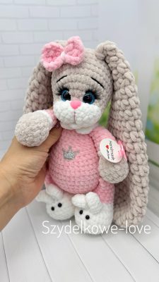 SZYDEŁKOWE LOVE maskotki premium Ręcznie robione pluszaki maskotki na szydełku premium handmade mascots Szydełkowe Love to zabawki maskotki z hipoalergicznej włóczki To w 100 rękodzieło
