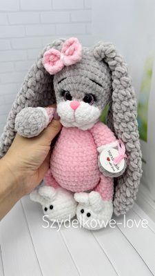 SZYDEŁKOWE LOVE maskotki premium Ręcznie robione pluszaki maskotki na szydełku premium handmade mascots Szydełkowe Love to zabawki maskotki z hipoalergicznej włóczki To w 100 rękodzieło