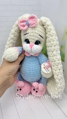 SZYDEŁKOWE LOVE maskotki premium Ręcznie robione pluszaki maskotki na szydełku premium handmade mascots Szydełkowe Love to zabawki maskotki z hipoalergicznej włóczki To w 100 rękodzieło