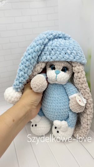 SZYDEŁKOWE LOVE maskotki premium