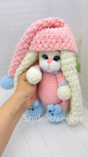 SZYDEŁKOWE LOVE maskotki premium