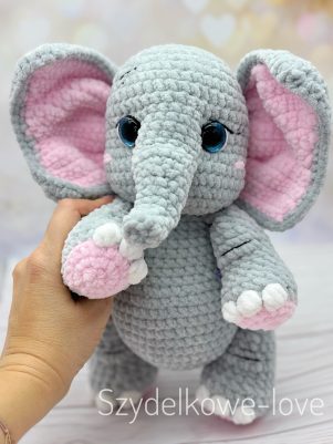 Pluszak Słonik wykonany szydełkiem