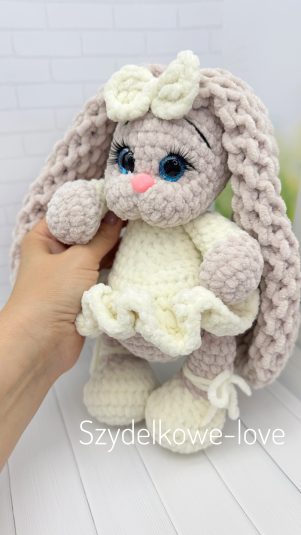 SZYDEŁKOWE LOVE maskotki premium