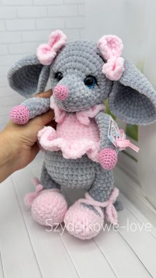 SZYDEŁKOWE LOVE maskotki premium Ręcznie robione pluszaki maskotki na szydełku premium handmade mascots Szydełkowe Love to zabawki maskotki z hipoalergicznej włóczki To w 100 rękodzieło