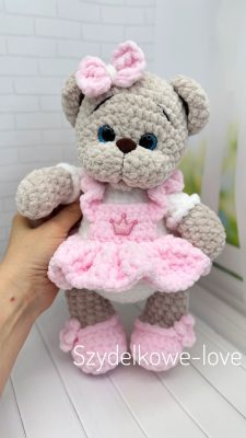 SZYDEŁKOWE LOVE maskotki premium Ręcznie robione pluszaki maskotki na szydełku premium handmade mascots Szydełkowe Love to zabawki maskotki z hipoalergicznej włóczki To w 100 rękodzieło