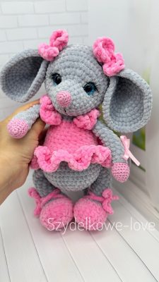 SZYDEŁKOWE LOVE maskotki premium Ręcznie robione pluszaki maskotki na szydełku premium handmade mascots Szydełkowe Love to zabawki maskotki z hipoalergicznej włóczki To w 100 rękodzieło