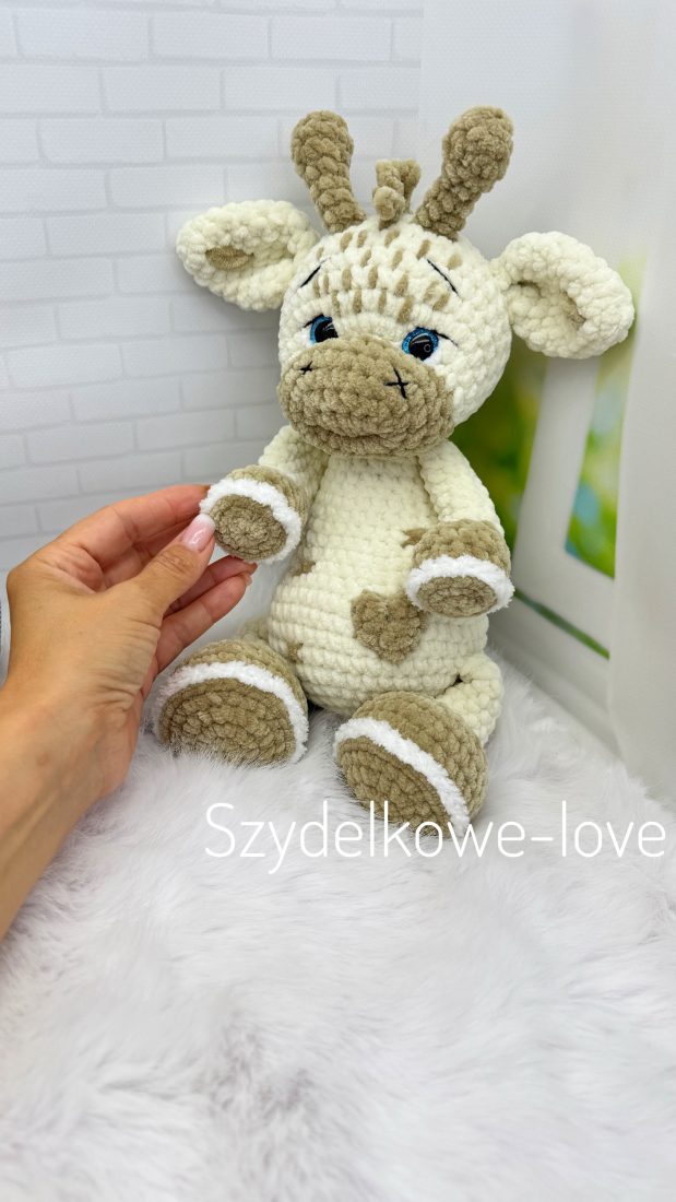 SZYDEŁKOWE LOVE maskotki premium Żyrafa wykonany szydełkiem SZYDEŁKOWE LOVE maskotki premium