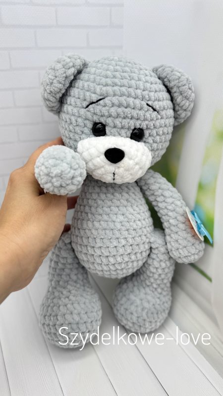 SZYDEŁKOWE LOVE maskotki premium Maskotka Miś wykonany szydełkiem idealny prezent na nadchodzące święta 🎄🧸 SZYDEŁKOWE LOVE maskotki premium