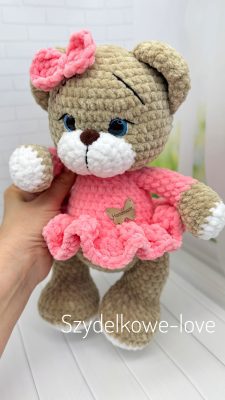 SZYDEŁKOWE LOVE maskotki premium Ręcznie robione pluszaki maskotki na szydełku premium handmade mascots Szydełkowe Love to zabawki maskotki z hipoalergicznej włóczki To w 100 rękodzieło