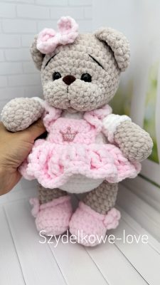 SZYDEŁKOWE LOVE maskotki premium Ręcznie robione pluszaki maskotki na szydełku premium handmade mascots Szydełkowe Love to zabawki maskotki z hipoalergicznej włóczki To w 100 rękodzieło